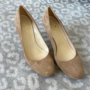 Kate Spade tan suede pumps. 4” heel size 7